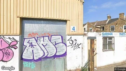 Lagerlokaler til leje i London E11 - Foto fra Google Street View