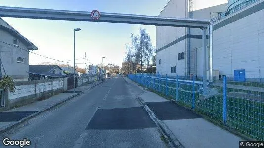 Bedrijfsruimtes te huur i Location is not specified - Foto uit Google Street View