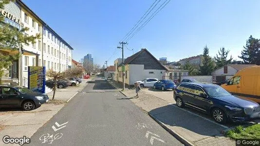 Bedrijfsruimtes te huur i Location is not specified - Foto uit Google Street View
