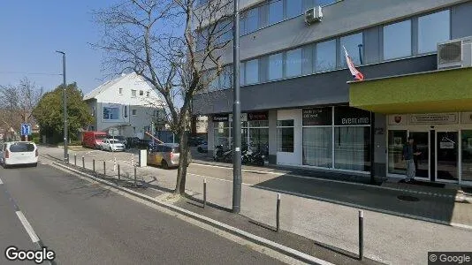 Bedrijfsruimtes te huur i Location is not specified - Foto uit Google Street View