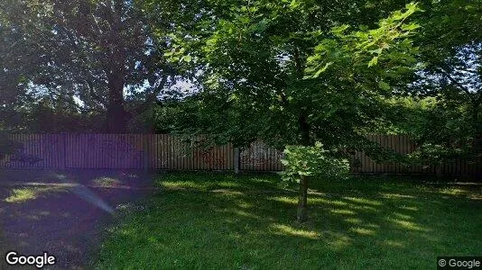 Liikekiinteistöt Vuokrattavana i Varsova Bemowo - Kuva Google Street Viewstä