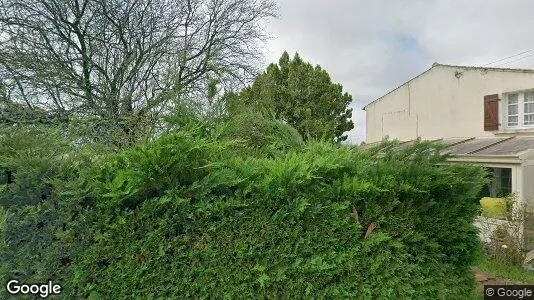 Commercial properties for rent i Corunca - Photo from Google Street View