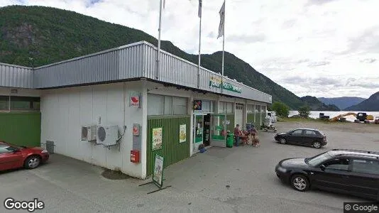 Espacios de oficina En alquiler i Høyanger - Foto de Google Street View