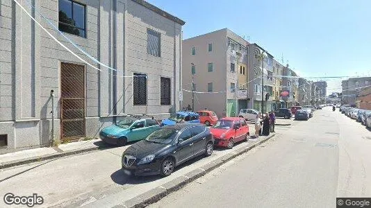 Magazyny Na sprzedaż i Secondigliano - Zdjęcie z Google Street View