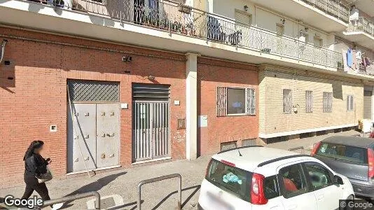 Magazyny Na sprzedaż i Secondigliano - Zdjęcie z Google Street View