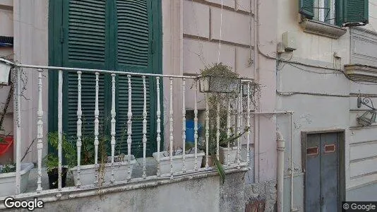 Magazyny Na sprzedaż i Chiaia - Zdjęcie z Google Street View