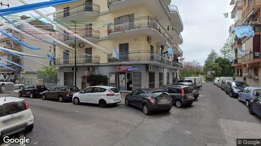 Nieruchomości komercyjne Na sprzedaż i Secondigliano - Zdjęcie z Google Street View