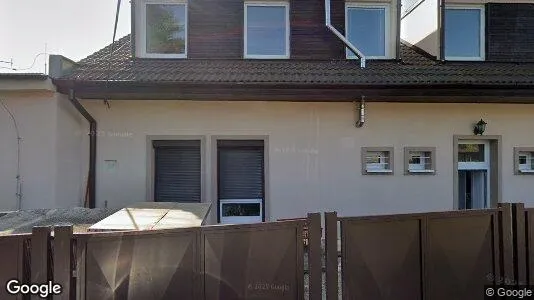 Bedrijfsruimtes te huur i Location is not specified - Foto uit Google Street View