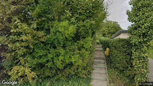 Nieruchomości komercyjne Na sprzedaż i Roosdaal - Zdjęcie z Google Street View