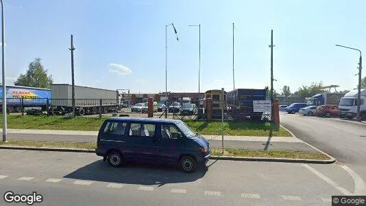 Liikekiinteistöt Vuokrattavana i Ostrowiecki - Kuva Google Street Viewstä