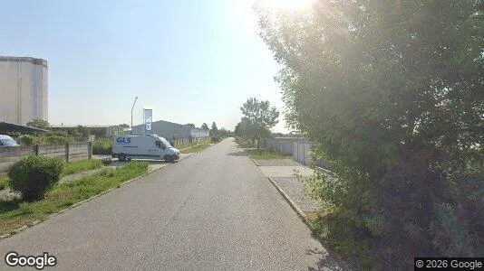 Bedrijfsruimtes te huur i Senec - Foto uit Google Street View