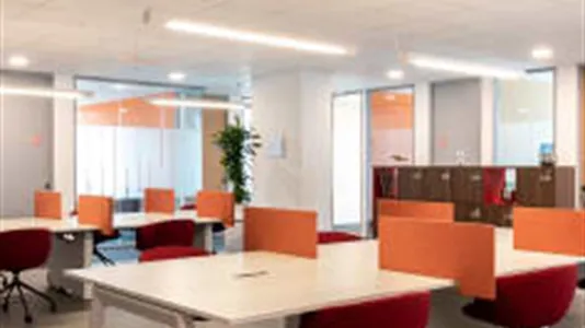 Office spaces for rent in Bourg-en-Bresse - photo 2