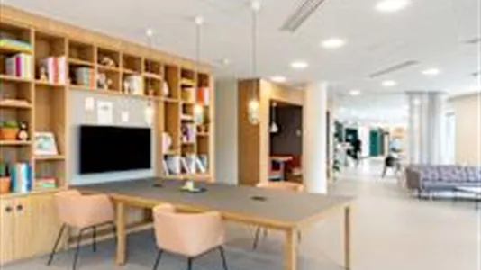 Office spaces for rent in Nanterre - photo 2