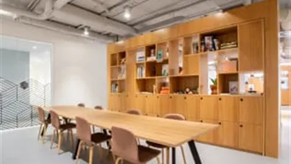 Office space for rent in L'Haÿ-les-Roses, Île-de-France