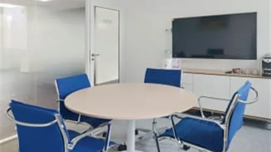 Office spaces for rent in Nantes - photo 3