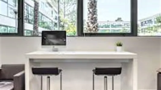 Office spaces for rent in Grasse - photo 2