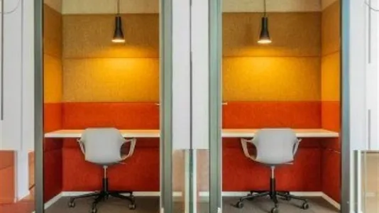 Office spaces for rent in Rotterdam Prins Alexander - photo 2