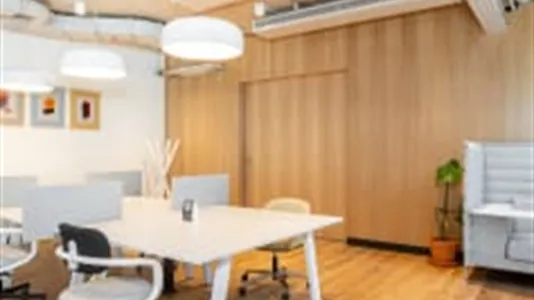 Office spaces for rent in Lyon - photo 2